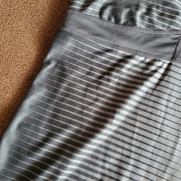 NIKE Dri-Fit Workout Top - Picture 4 of 6